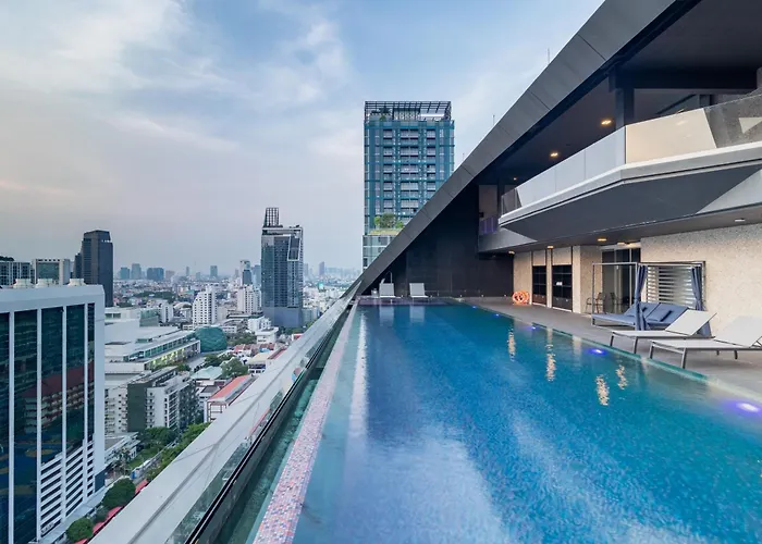 Hotel Queensland 4*