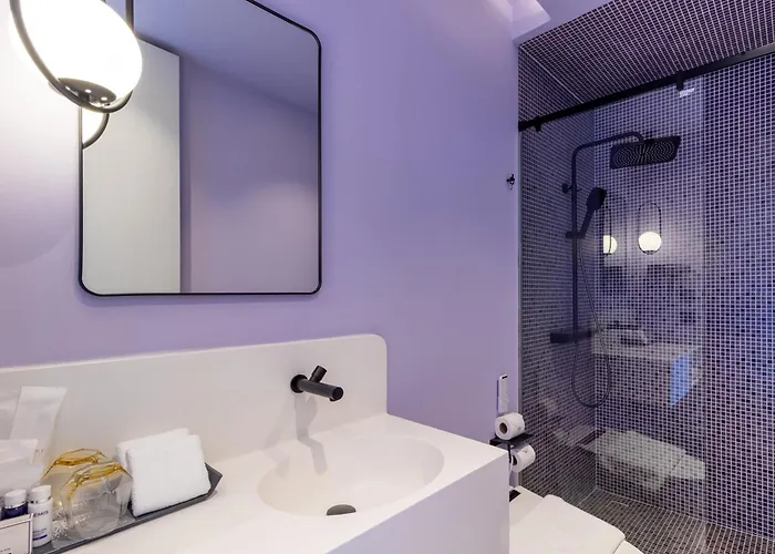 Queensland Hotel 4*