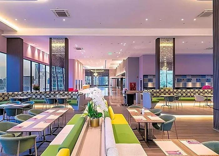 Queensland Hotel 4*