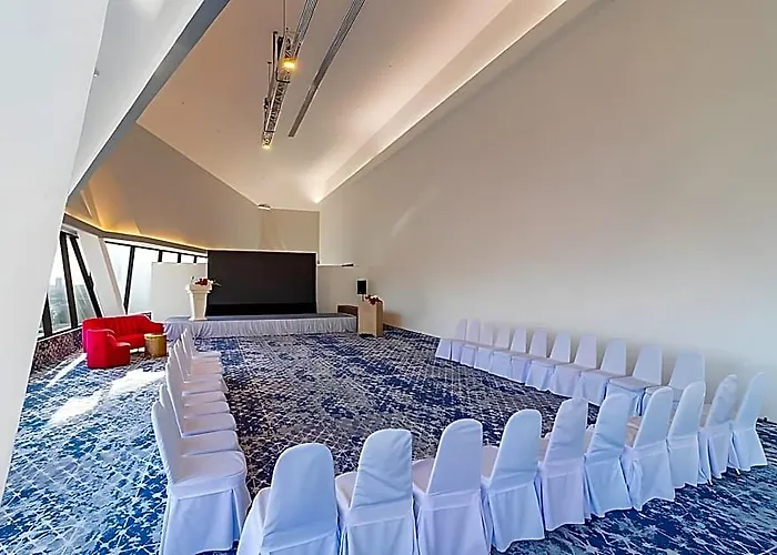 Hotel Queensland 4*