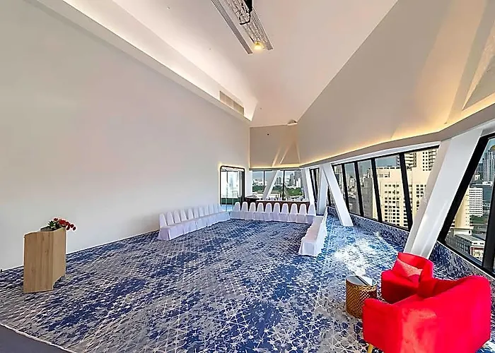 Hotel Queensland Bangkok